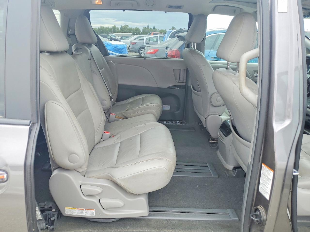 Toyota Sienna Xle 8-passenger