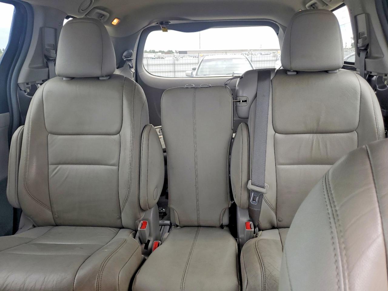 Toyota Sienna Xle 8-passenger