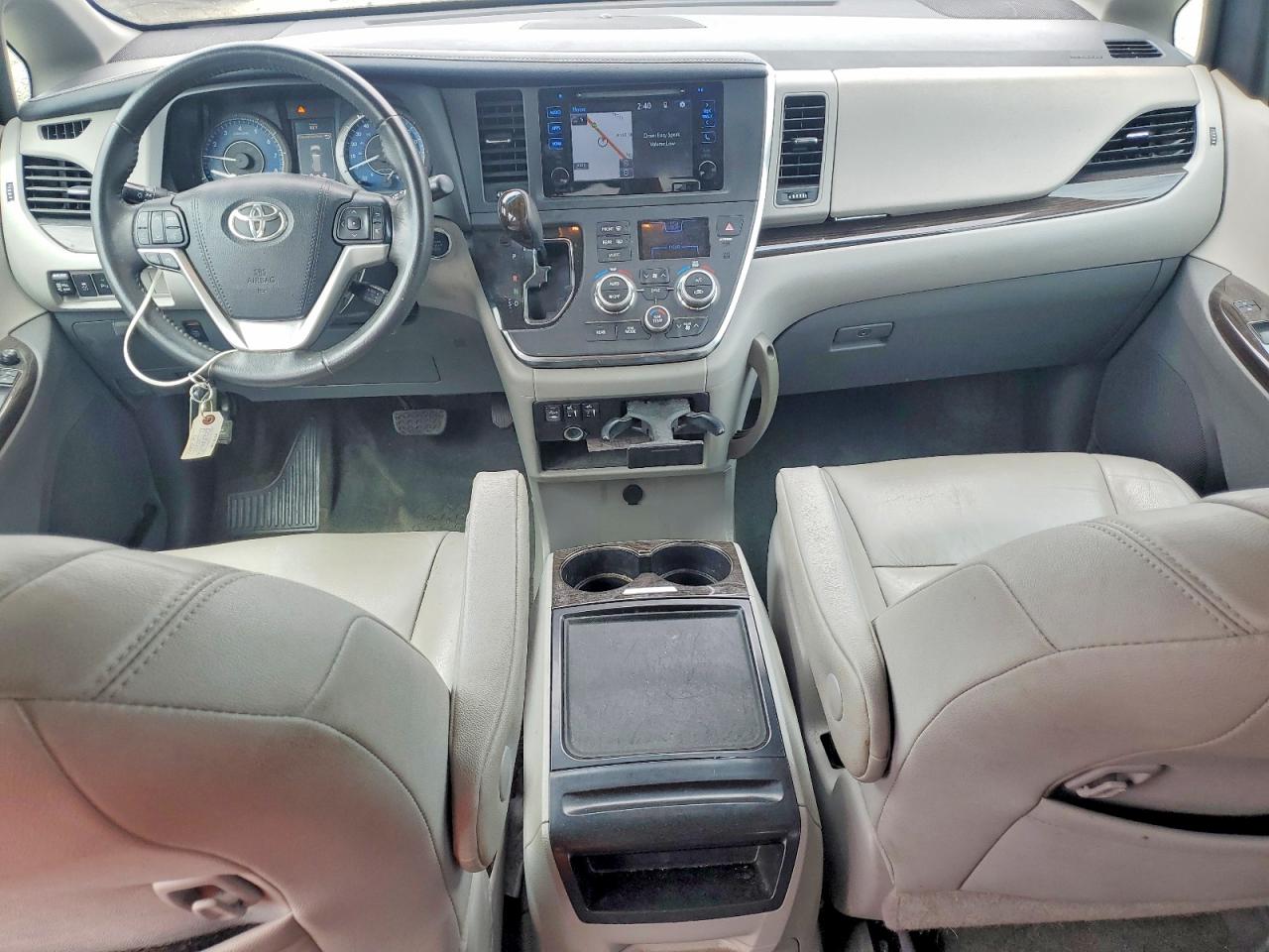 Toyota Sienna Xle 8-passenger