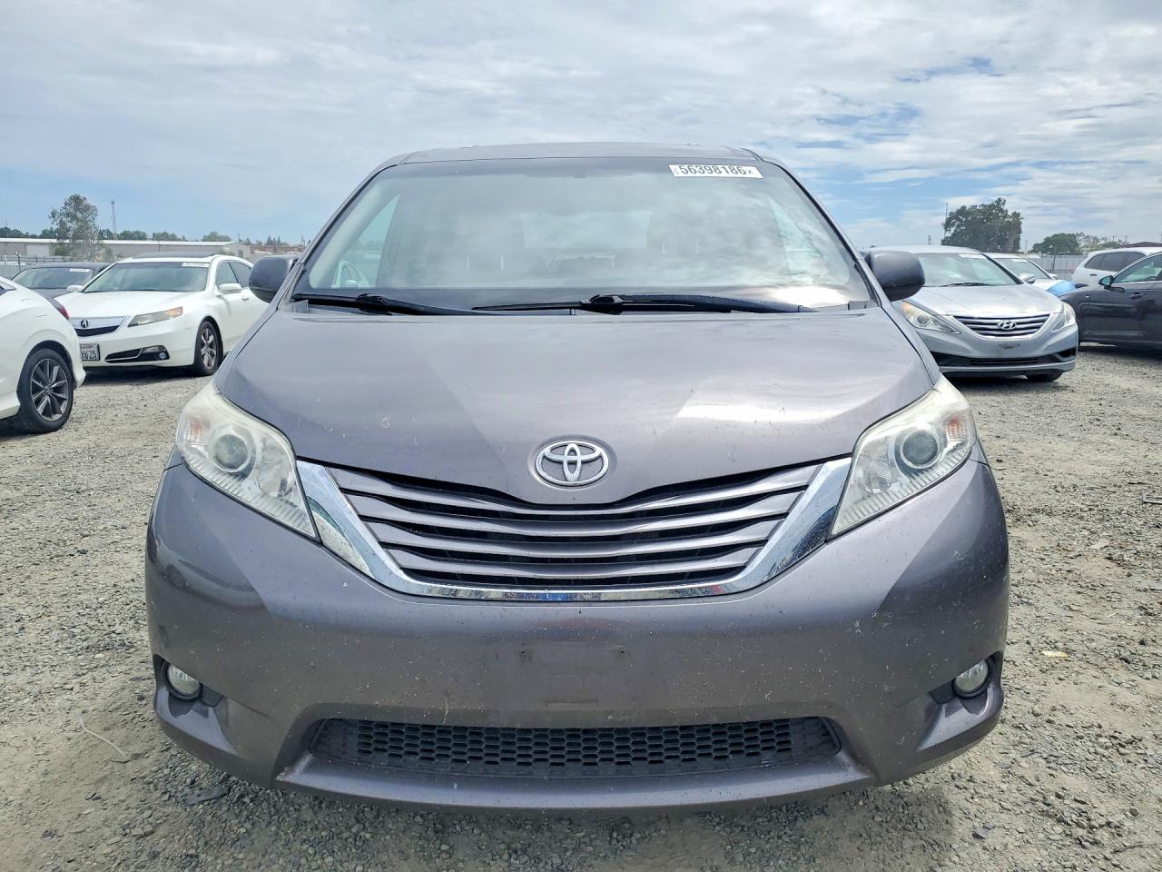 Toyota Sienna Xle 8-passenger