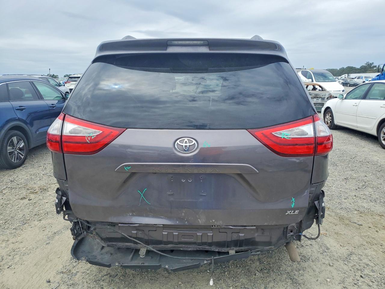 Toyota Sienna Xle 8-passenger