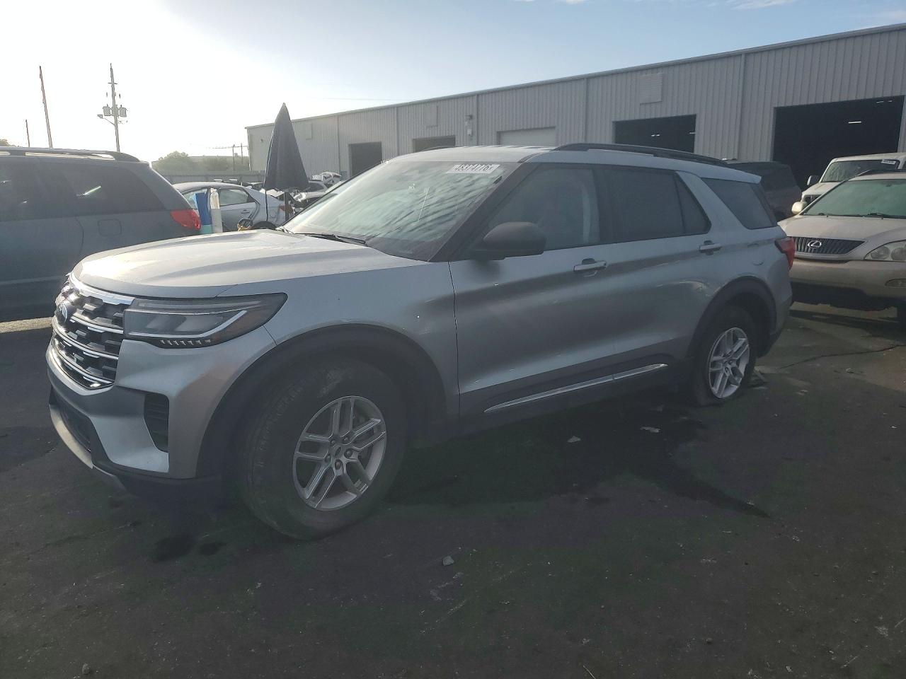 Salvage Ford Explorer Image
