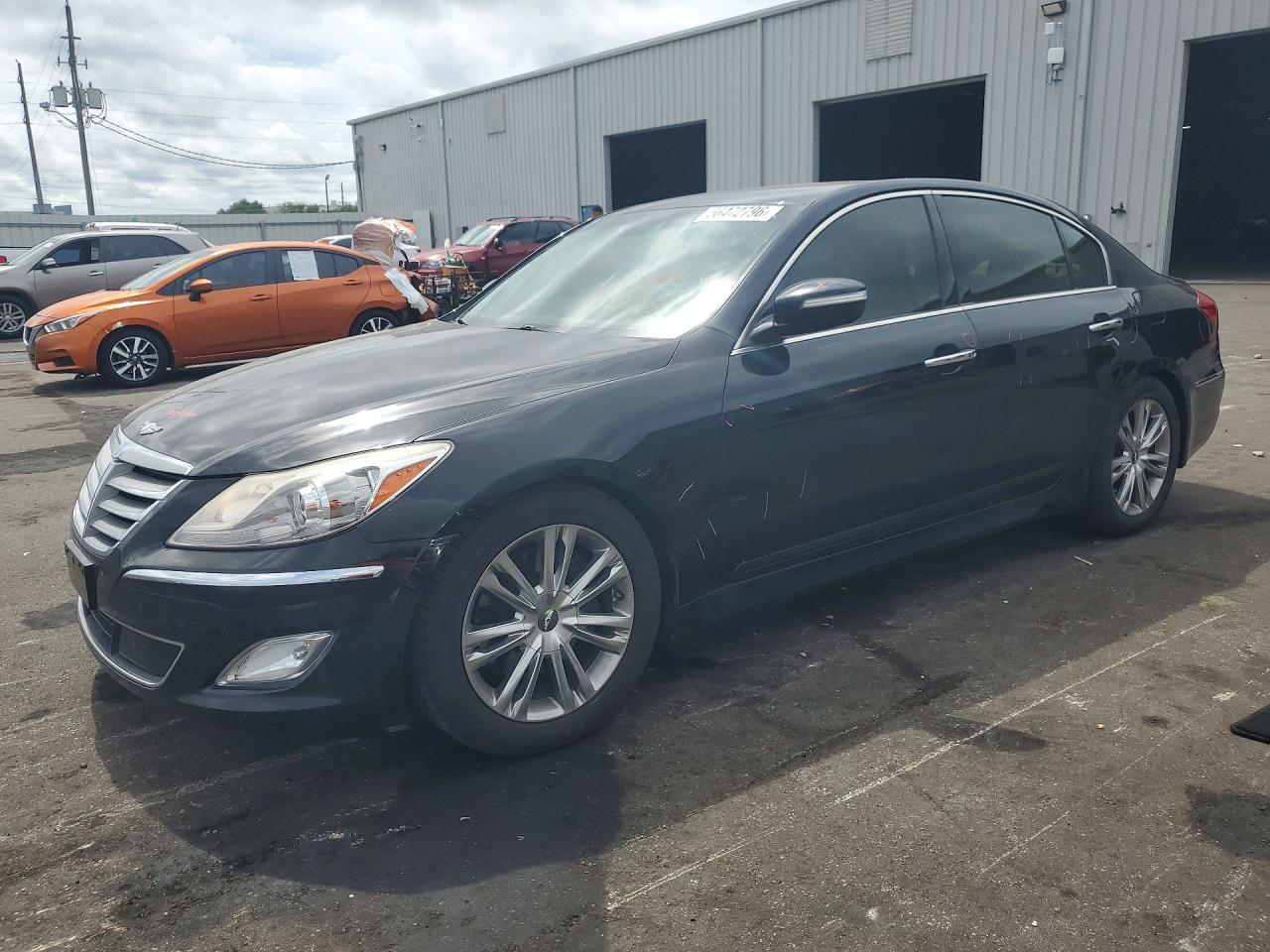 Salvage Hyundai Genesis Image