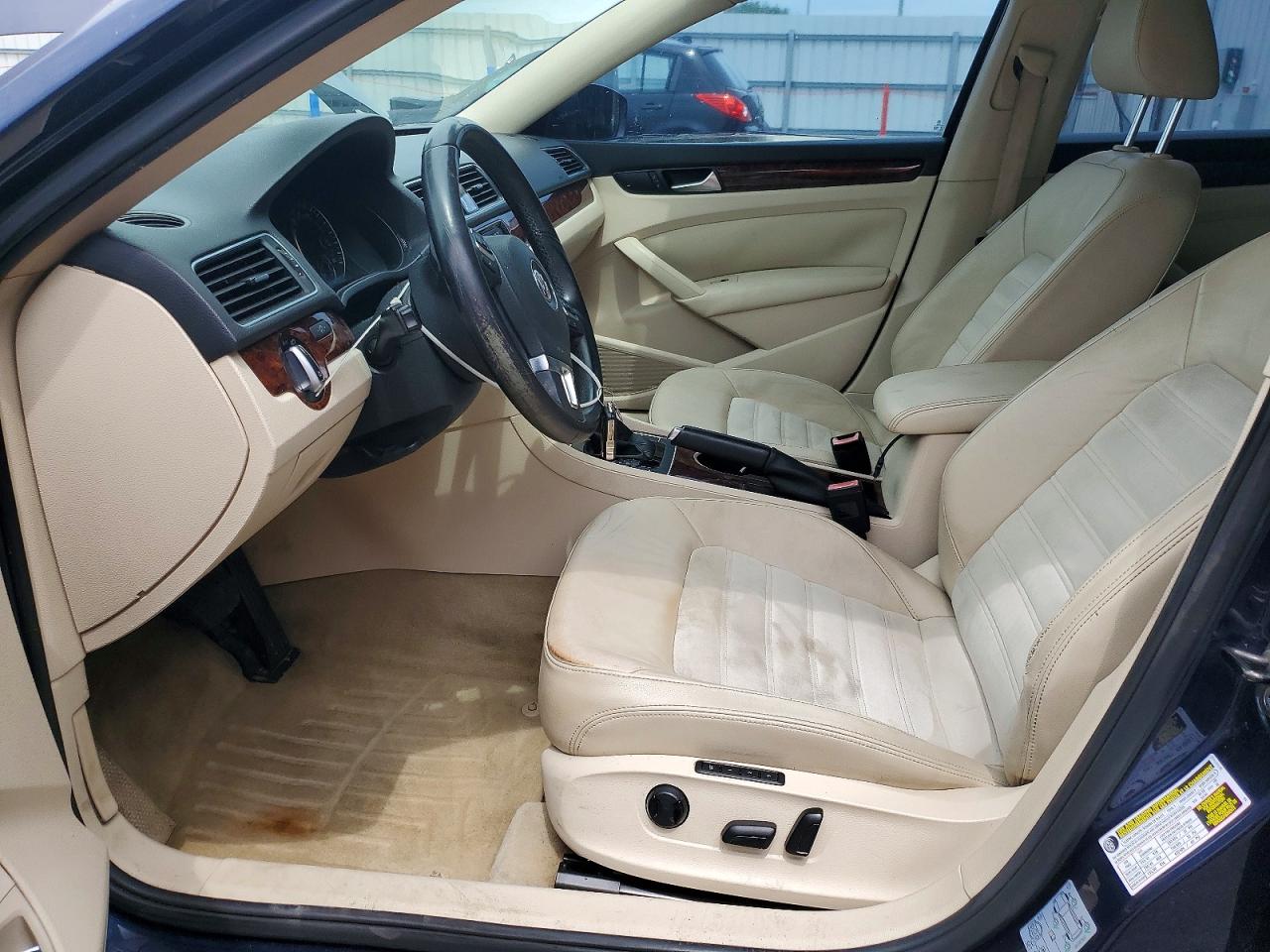 Volkswagen Passat Sel