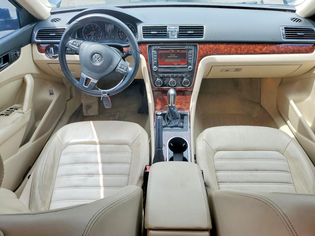 Volkswagen Passat Sel