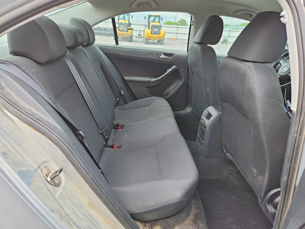 Volkswagen Jetta Base