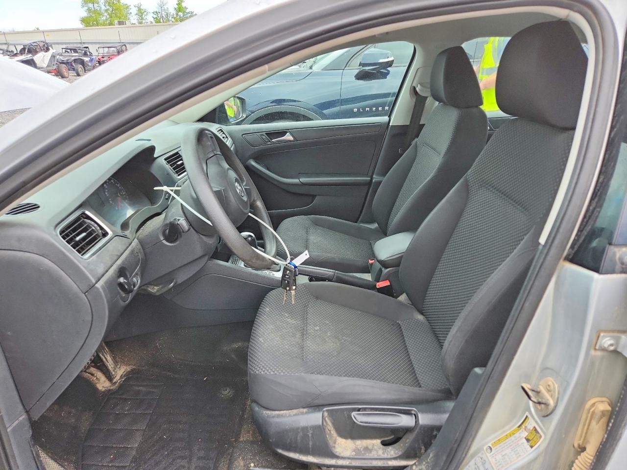 Volkswagen Jetta Base