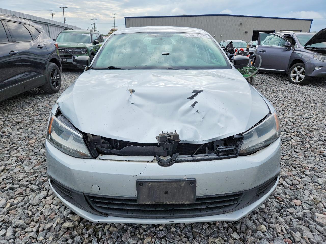 Volkswagen Jetta Base