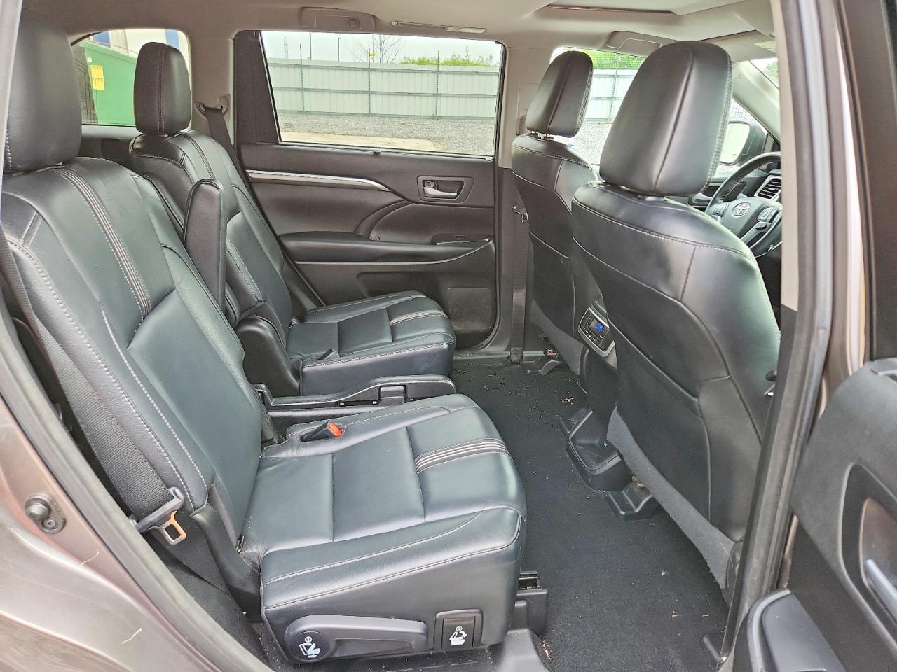 Toyota Highlander Se