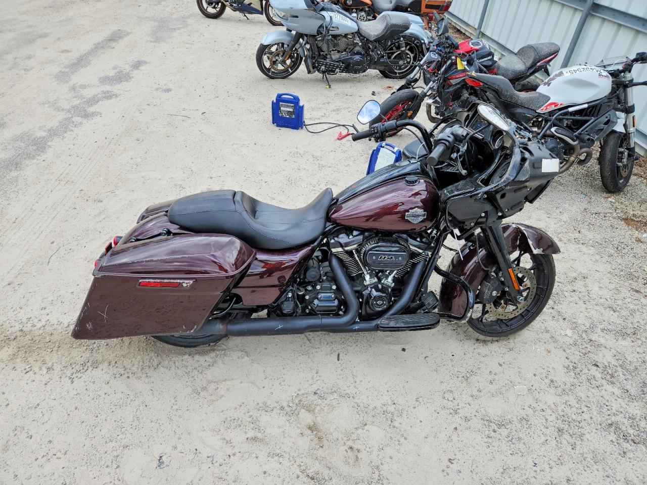 Salvage Harley-Davidson Fl Image