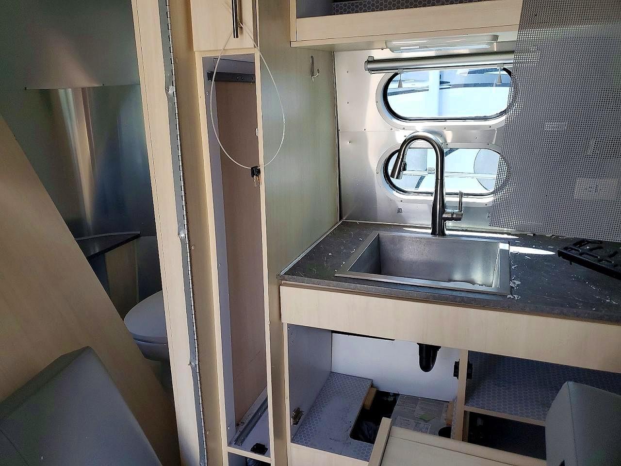 Airstream Flying Clo