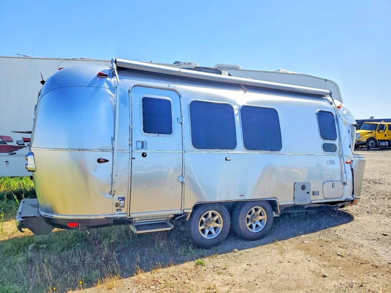 Airstream Flying Clo