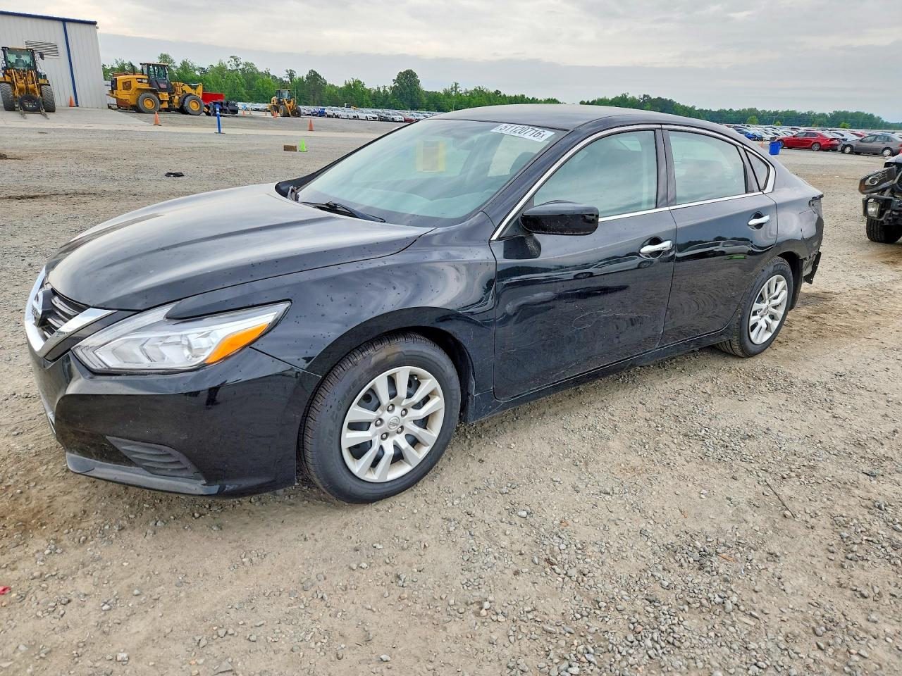 Salvage Nissan Altima Image