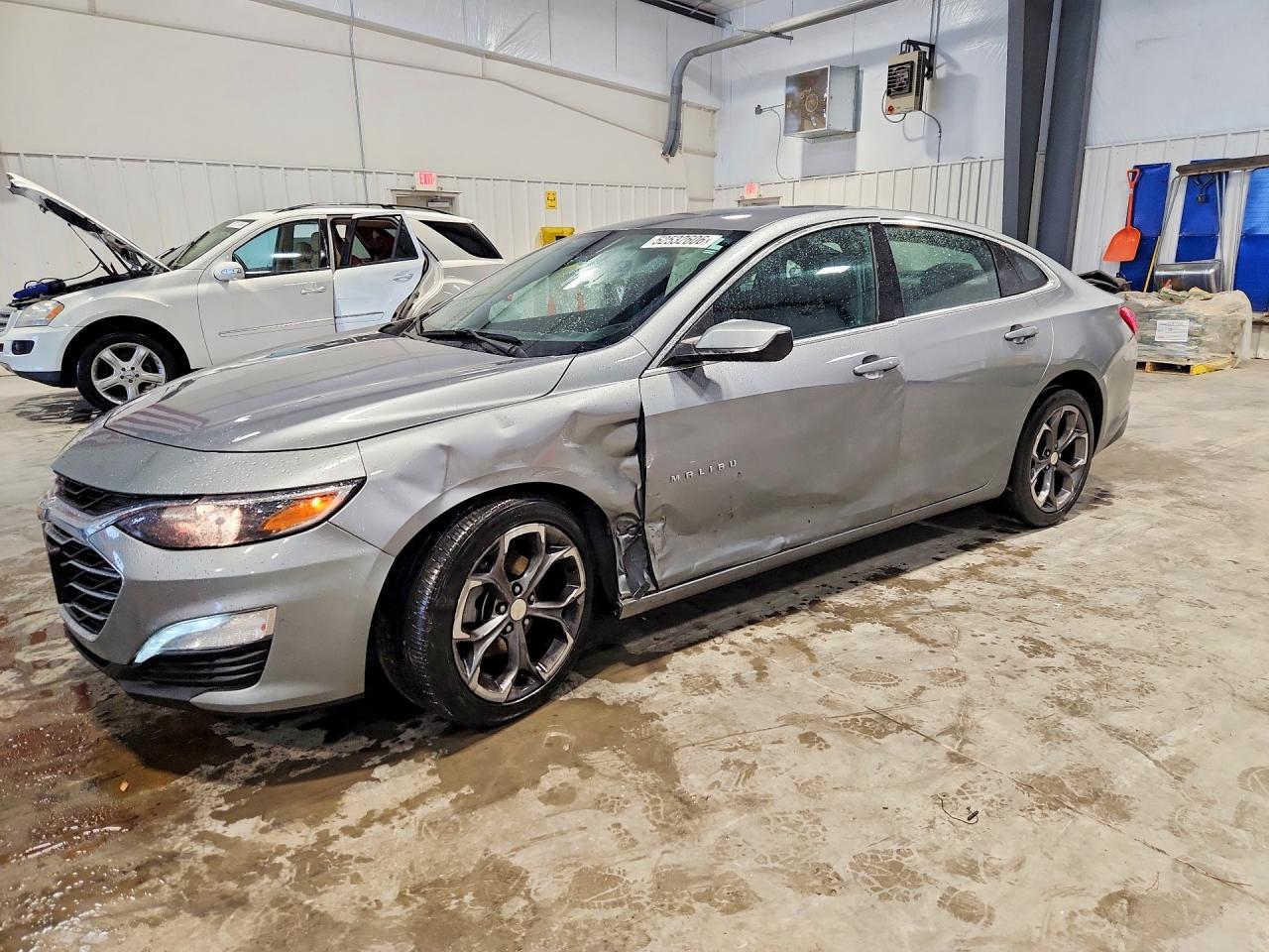Salvage Chevrolet Malibu Image