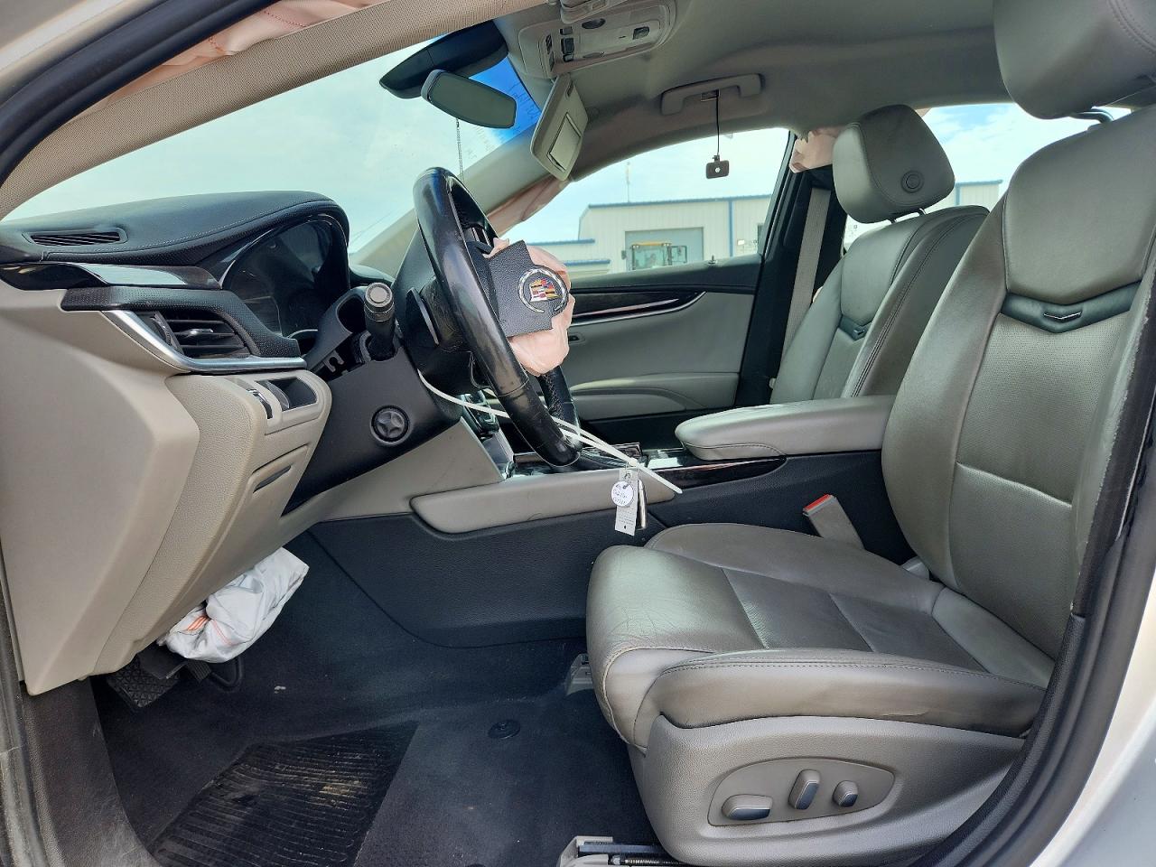 Cadillac XTS Luxury Collection
