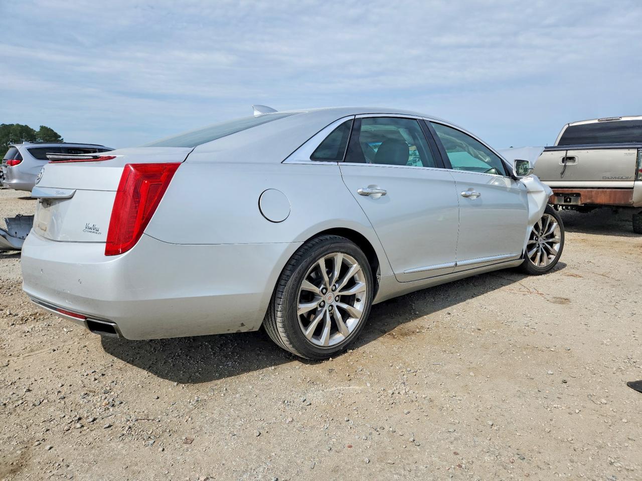 Cadillac XTS Luxury Collection