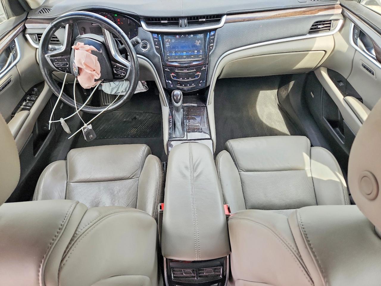 Cadillac XTS Luxury Collection