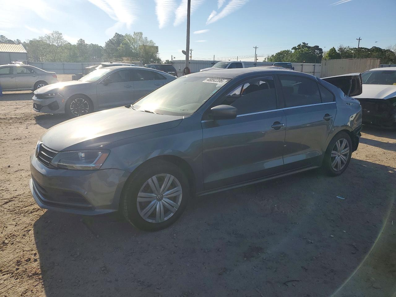 Salvage Volkswagen Jetta Image