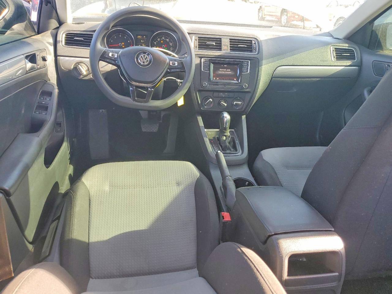Volkswagen Jetta S