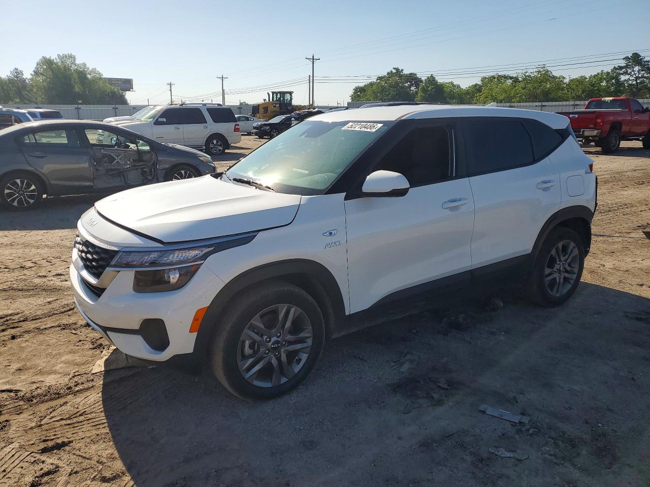 Salvage Kia Seltos Image