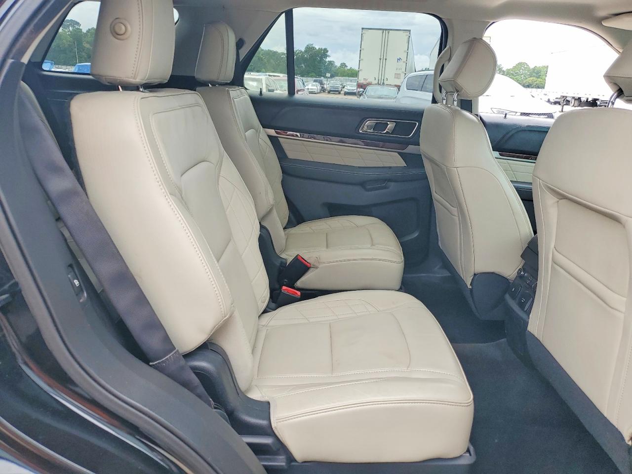 Ford Explorer Platinum