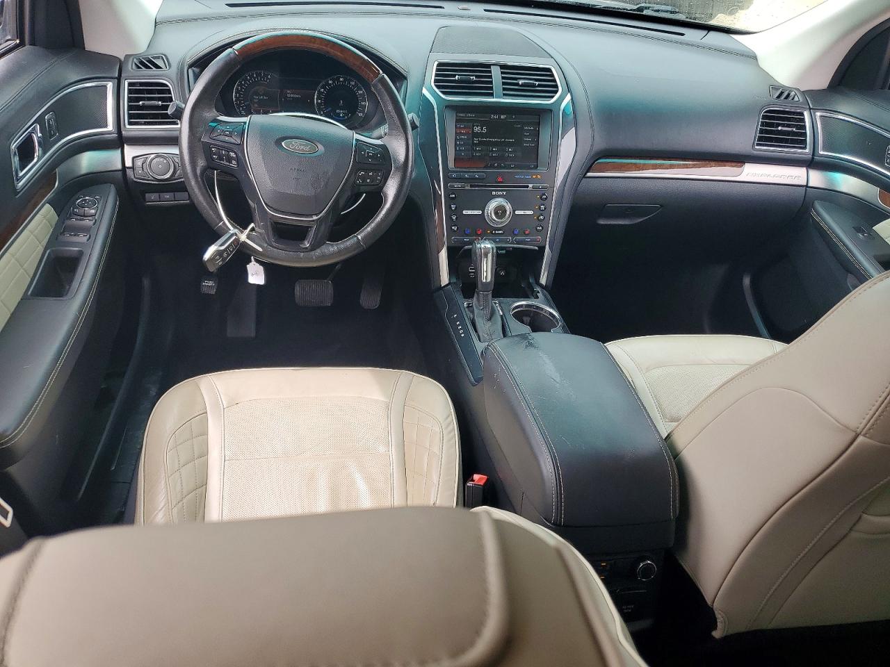 Ford Explorer Platinum