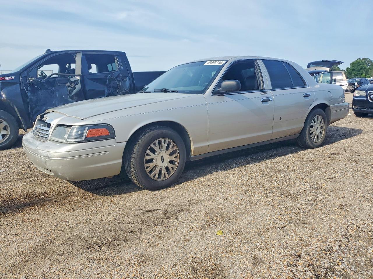 Salvage Ford Crown Vic Image
