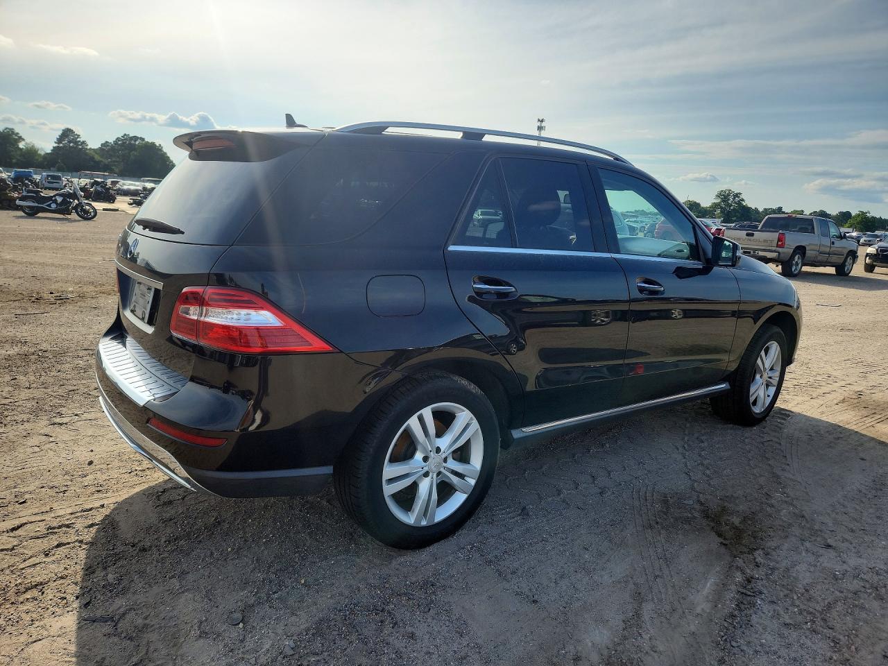 Mercedes-Benz M-Class 350