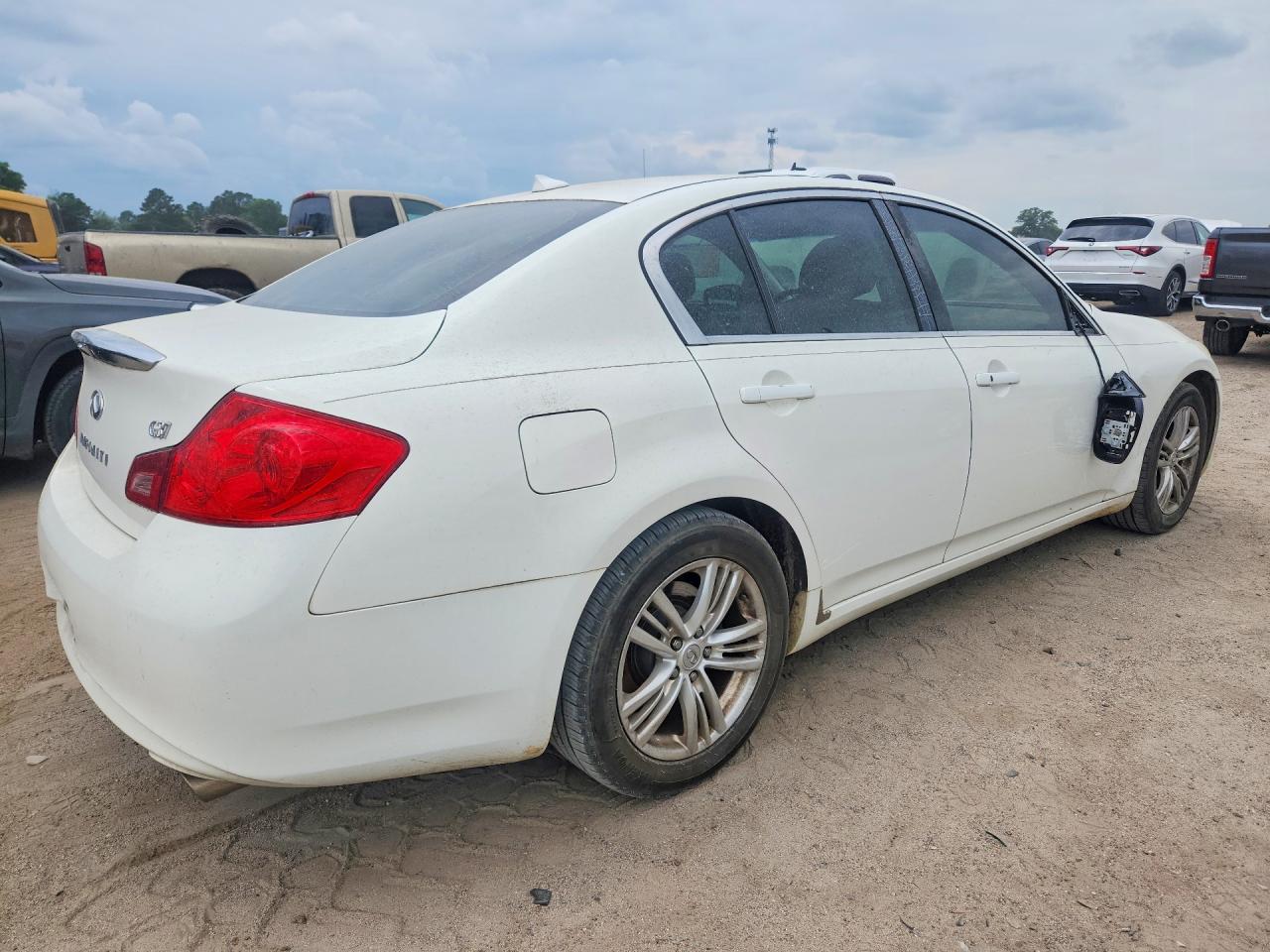 INFINITI G37 Journey