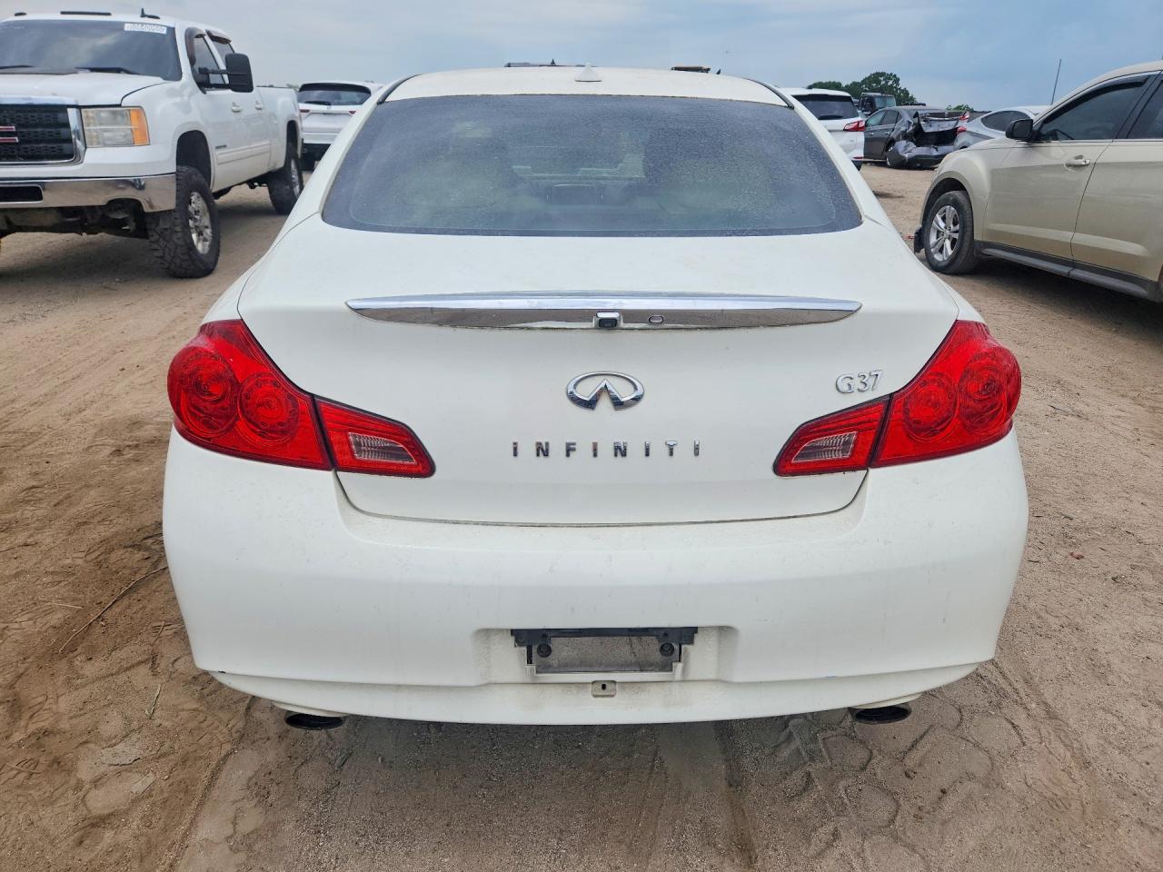 INFINITI G37 Journey