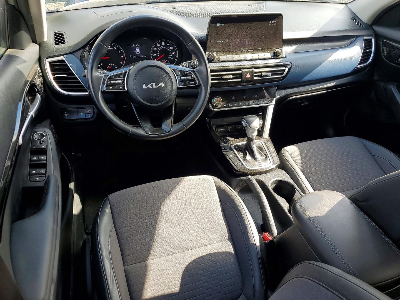 Kia Seltos S