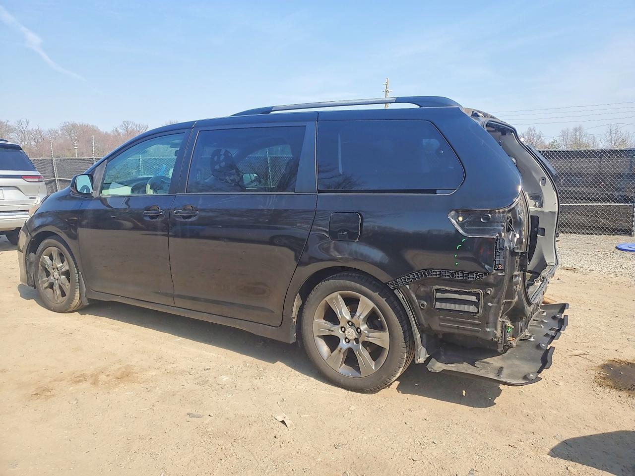 Toyota Sienna Se 8-passenger