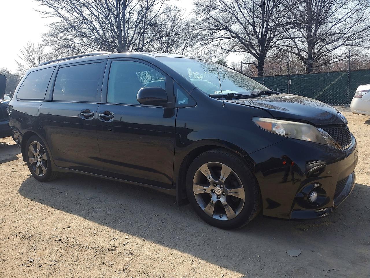 Toyota Sienna Se 8-passenger