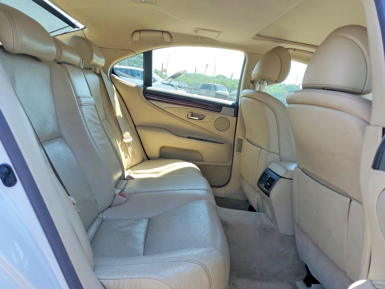 Lexus LS 460