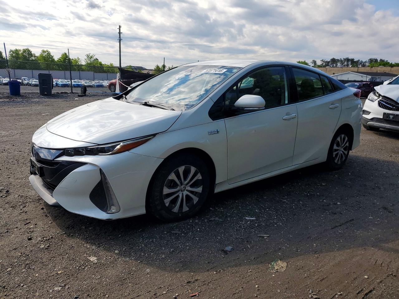 Salvage Toyota Prius Image