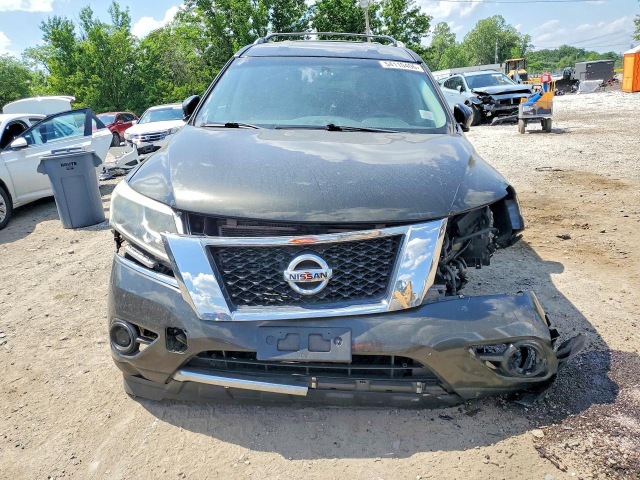 Nissan Pathfinder S