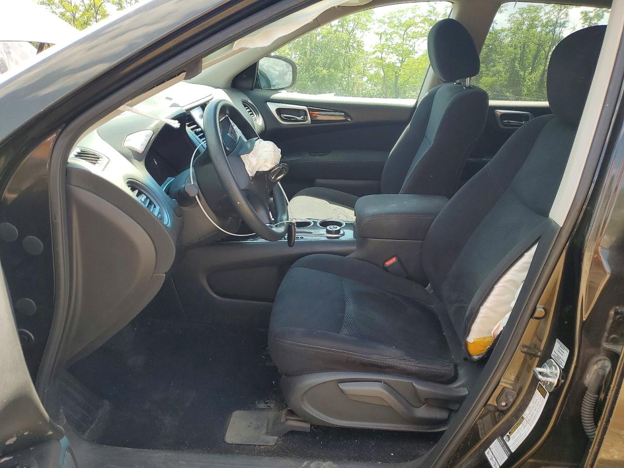 Nissan Pathfinder S