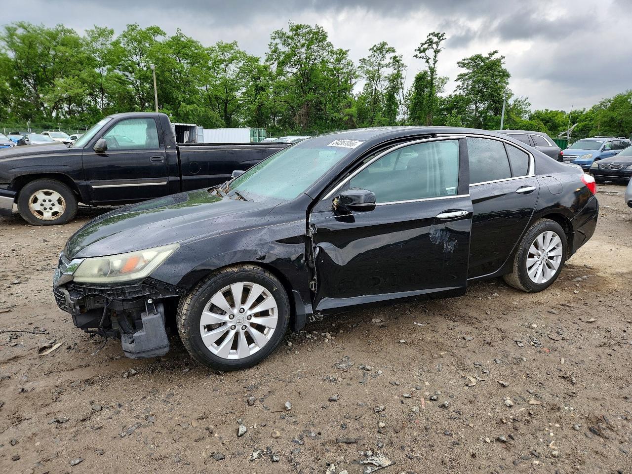 Salvage Honda Accord Image