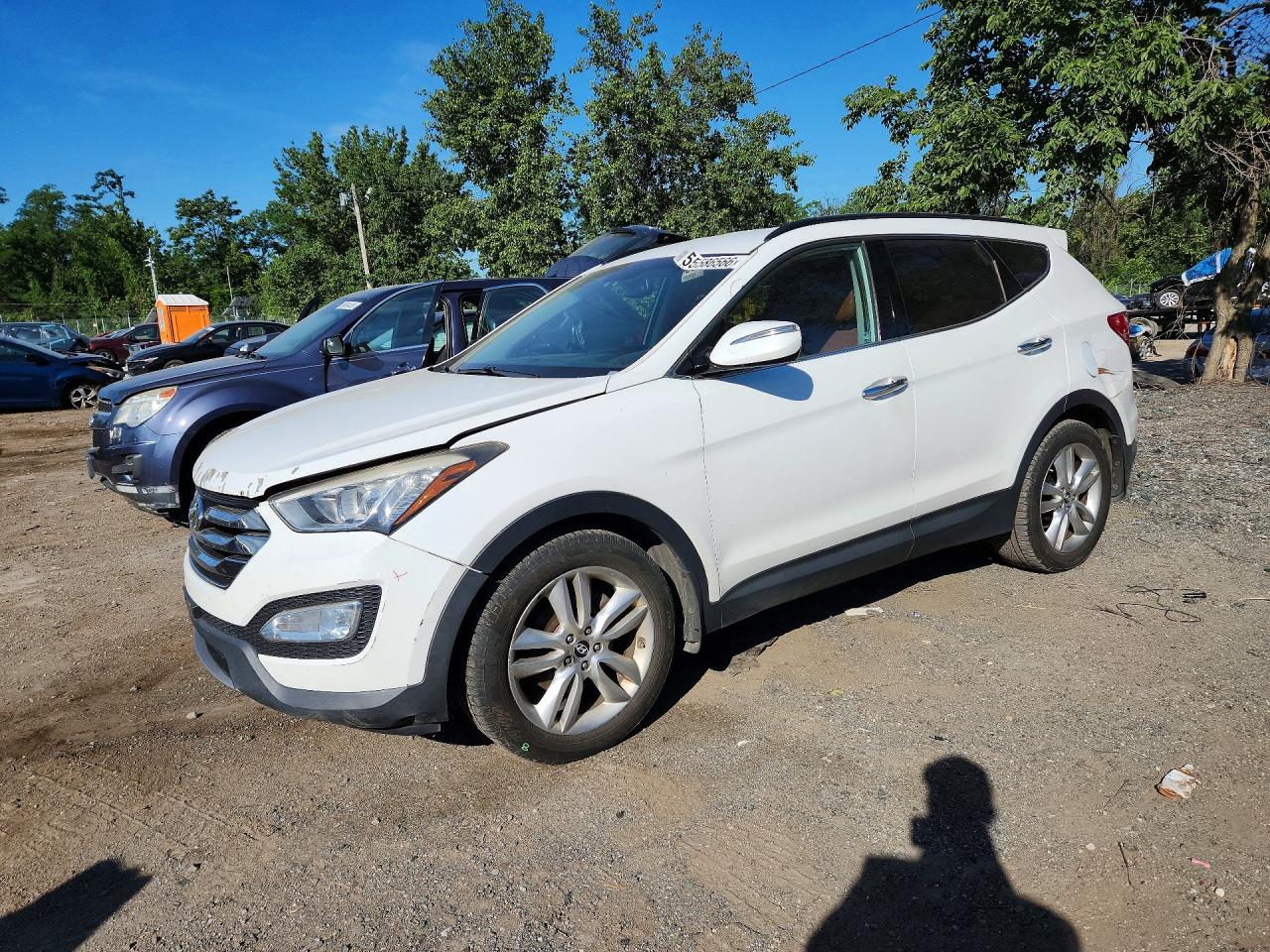 Salvage Hyundai SANTA FE Image
