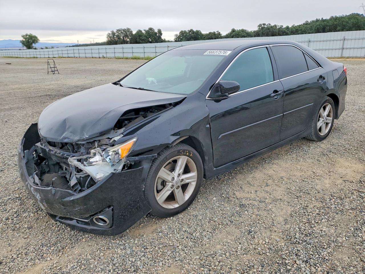 Salvage Toyota Camry Image