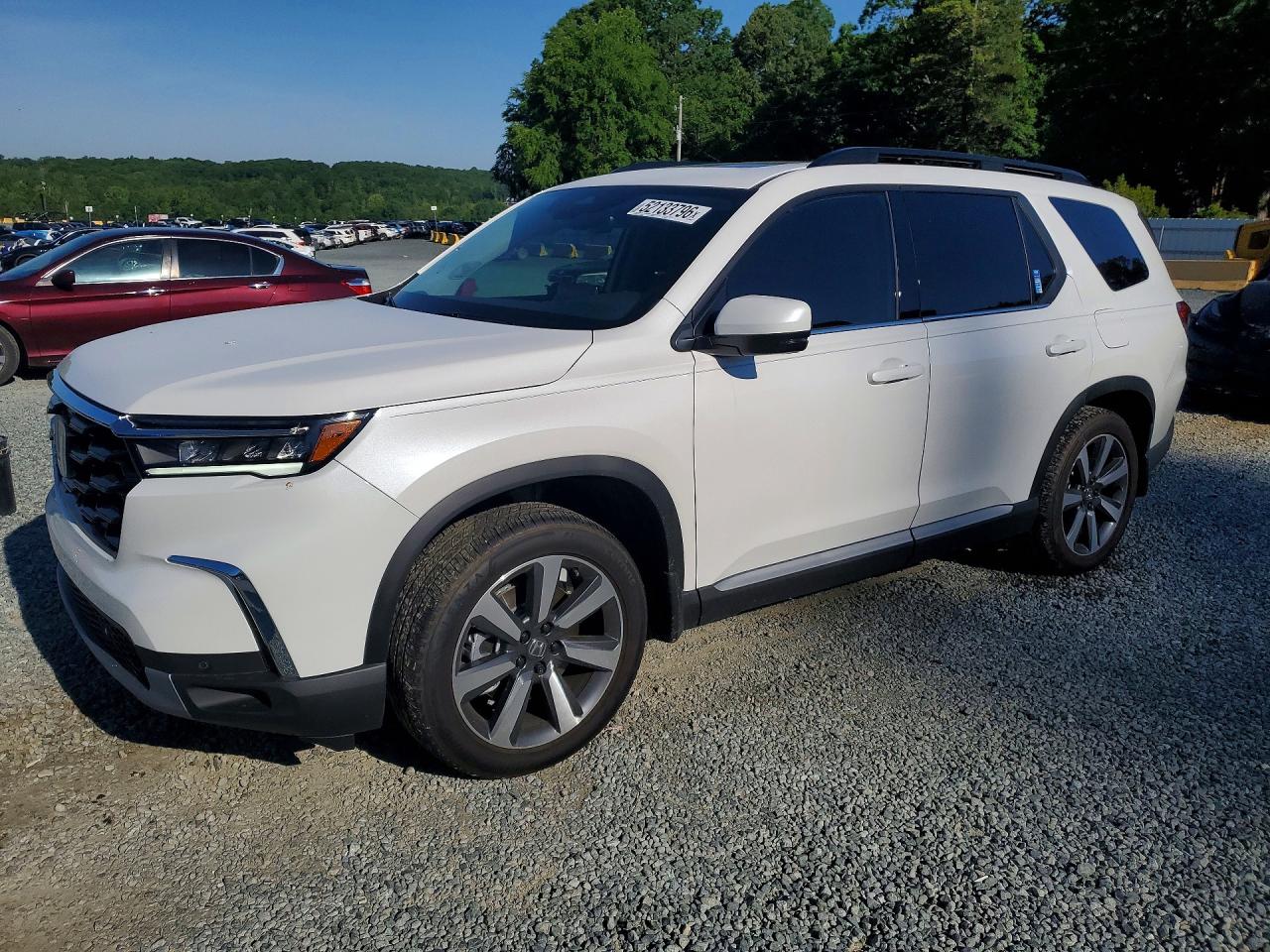 Salvage Honda Pilot Image