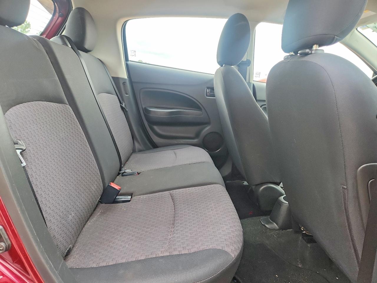 Mitsubishi Mirage Es