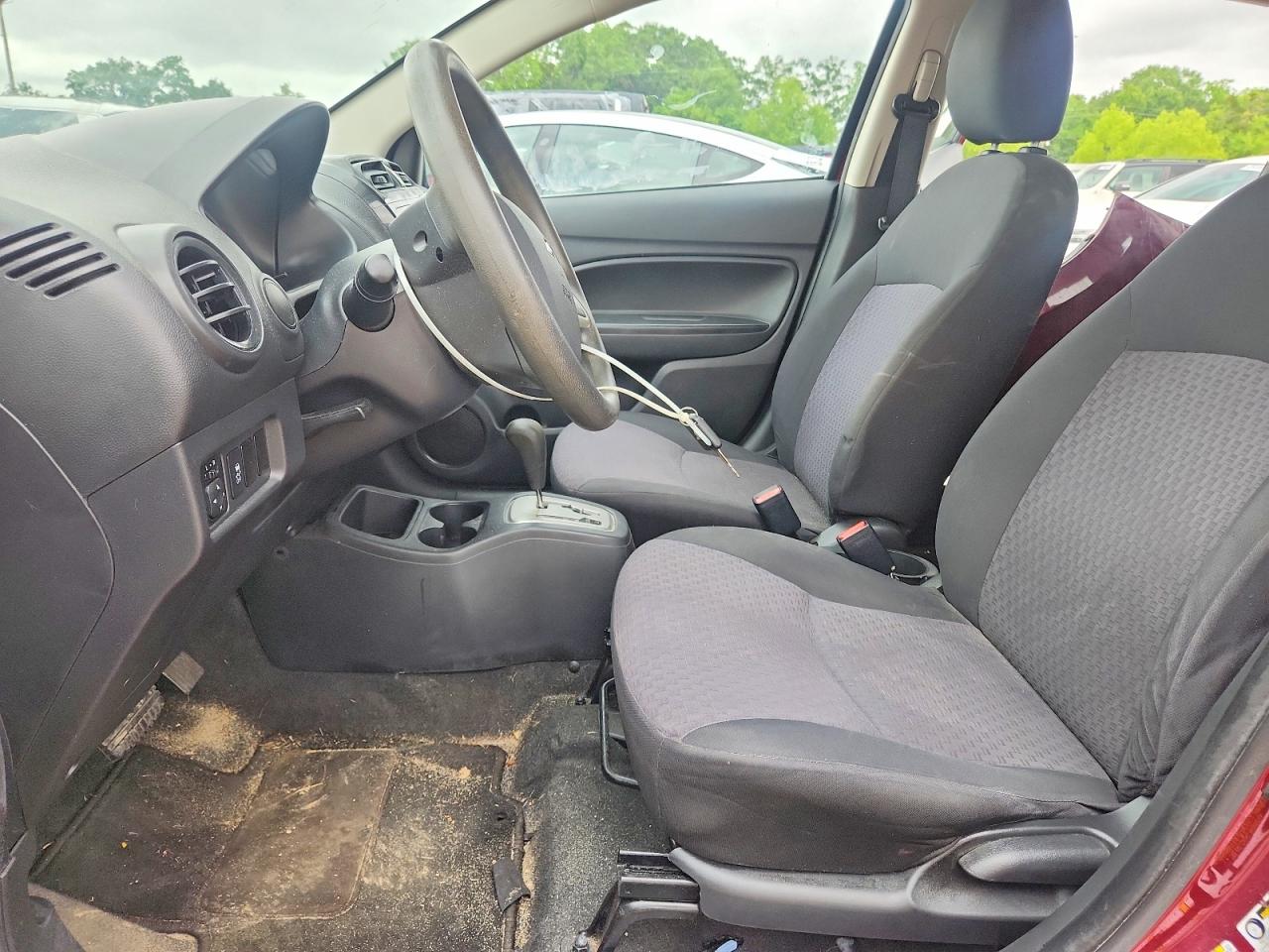 Mitsubishi Mirage Es