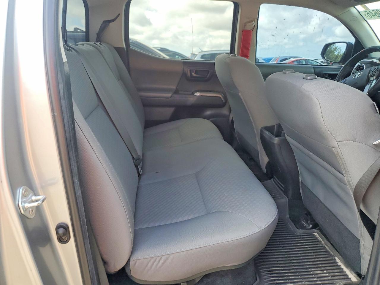 Toyota Tacoma Sr5 V6