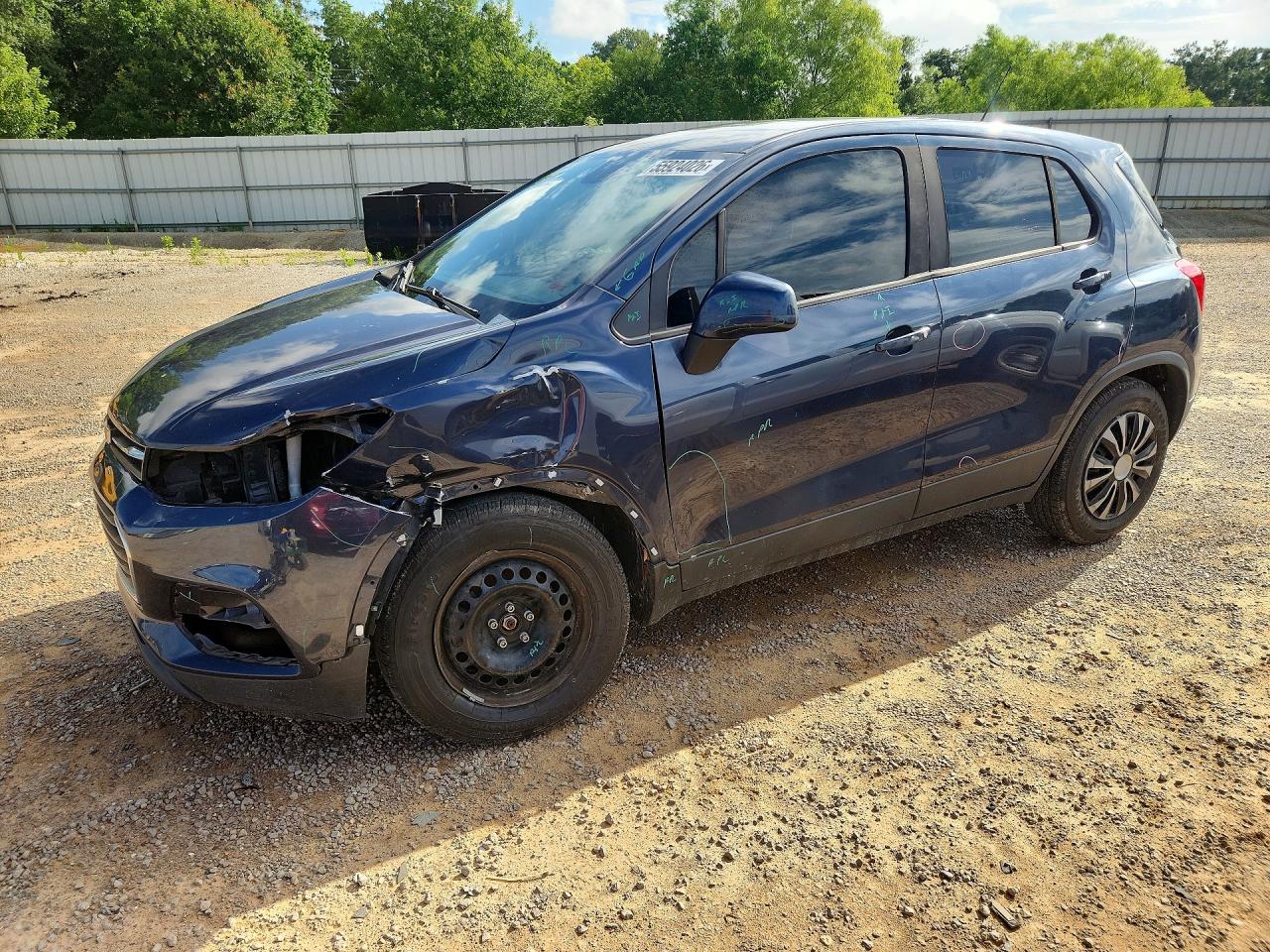 Salvage Chevrolet Trax Image
