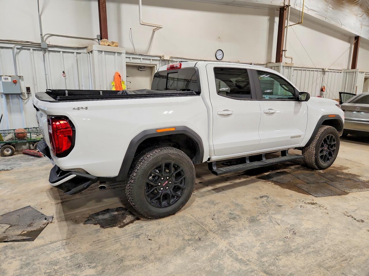 GMC Canyon Elevation