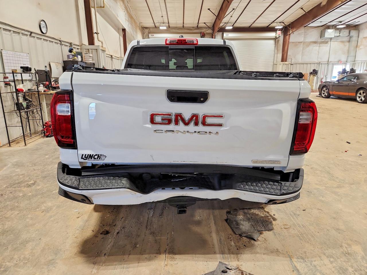 GMC Canyon Elevation