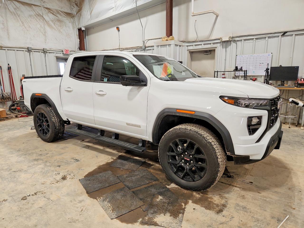 GMC Canyon Elevation