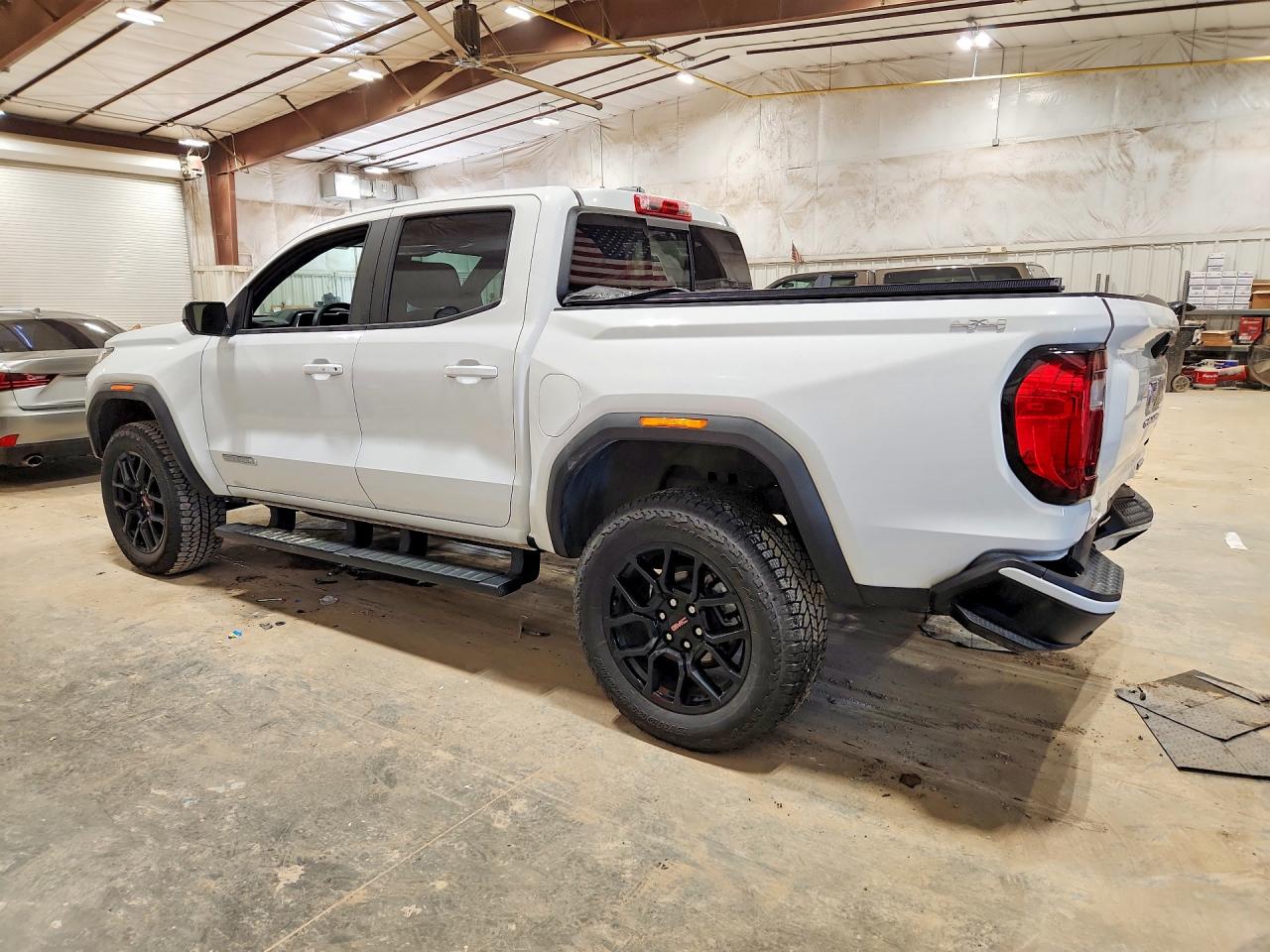 GMC Canyon Elevation
