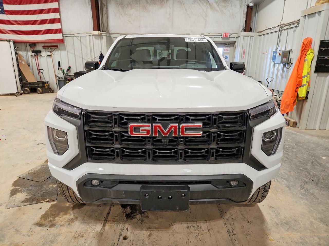 GMC Canyon Elevation